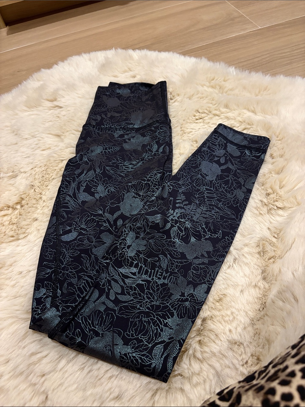 lululemon athletica Black Floral metallic Print High-Rise 28” inseam